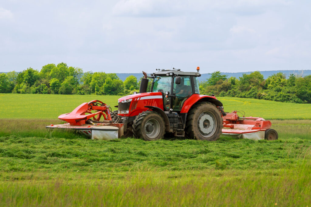 A Guide to Choosing the Right Tractor for Farms in France