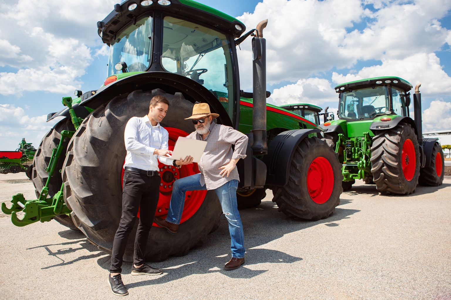 How Do You Choose an Indian Tractor Exporter for Poland